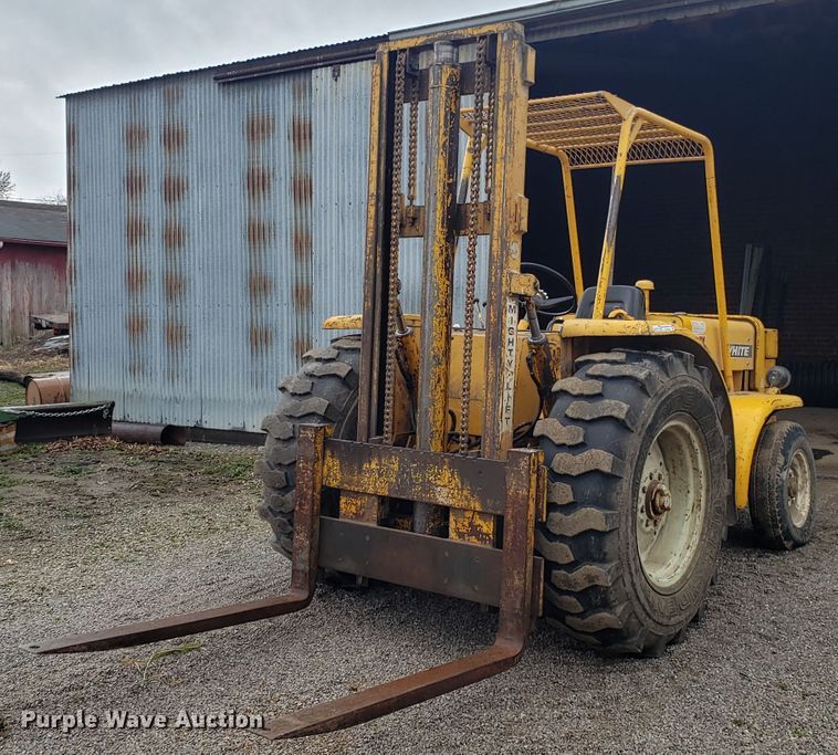 image for item GO9264 White 2-44 forklift