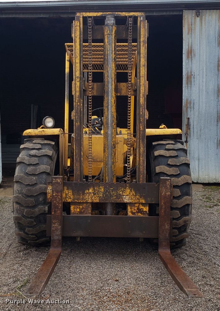 image for item GO9264 White 2-44 forklift