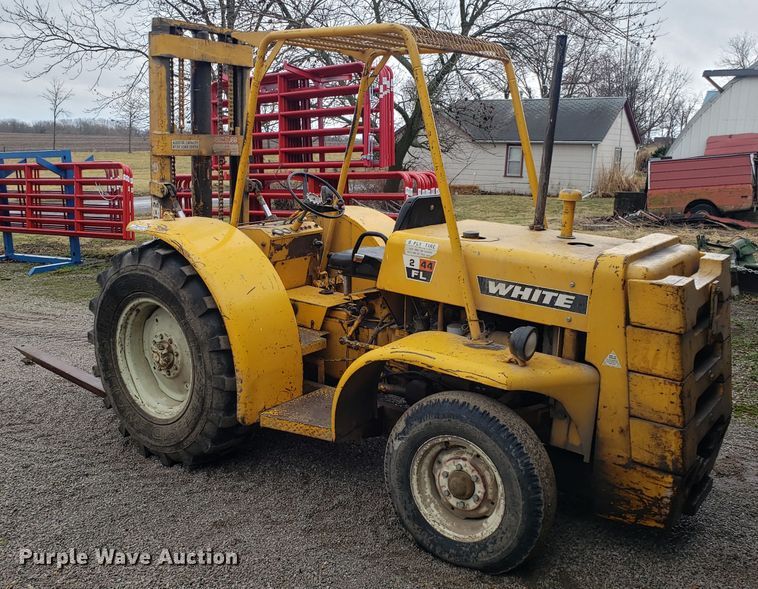 image for item GO9264 White 2-44 forklift