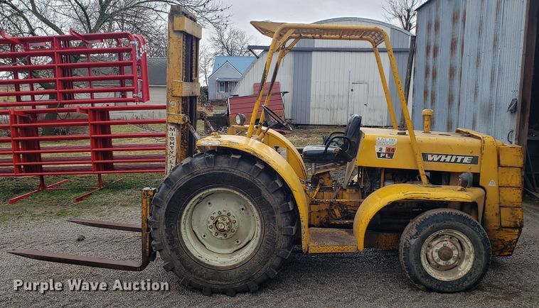 image for item GO9264 White 2-44 forklift