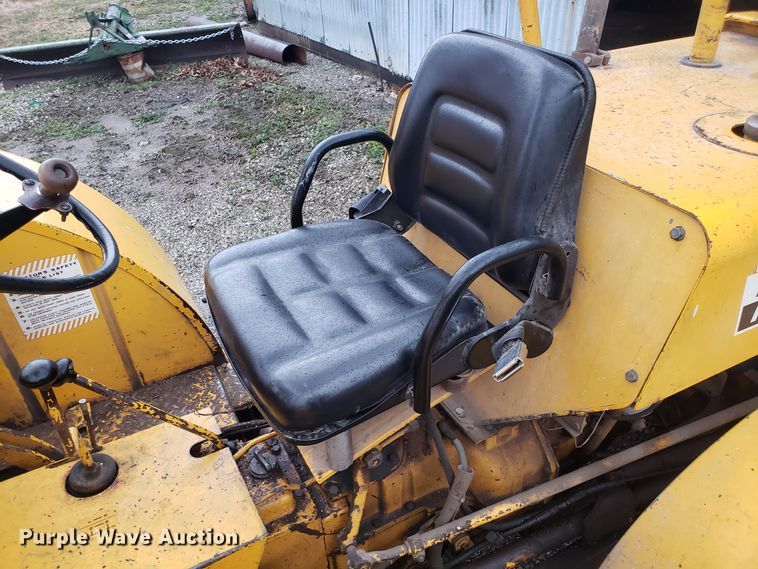 image for item GO9264 White 2-44 forklift