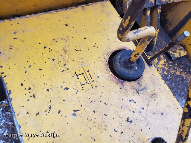 image for item GO9264 White 2-44 forklift