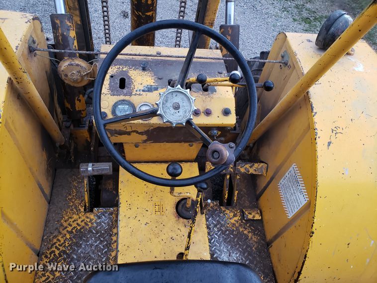 image for item GO9264 White 2-44 forklift