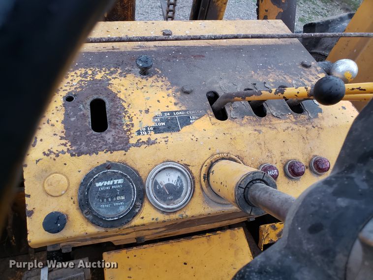 image for item GO9264 White 2-44 forklift