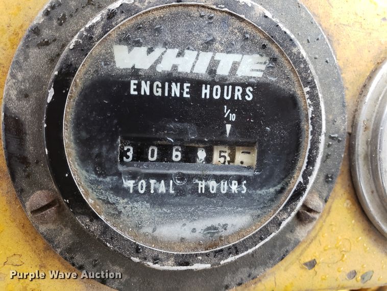 image for item GO9264 White 2-44 forklift