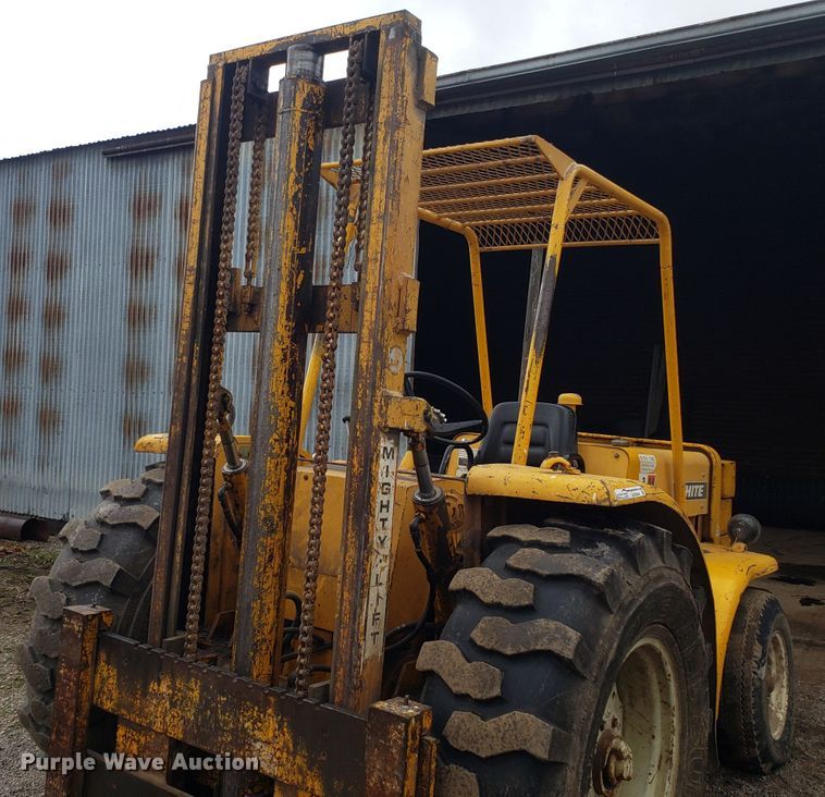 image for item GO9264 White 2-44 forklift