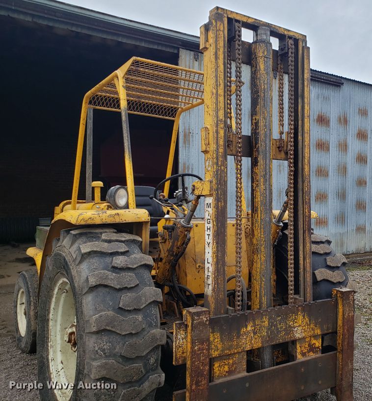 image for item GO9264 White 2-44 forklift