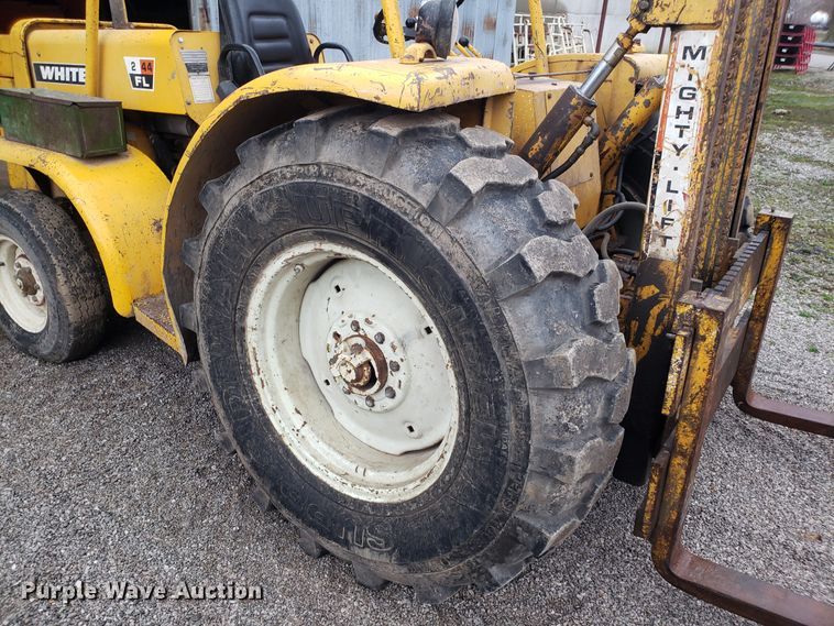 image for item GO9264 White 2-44 forklift