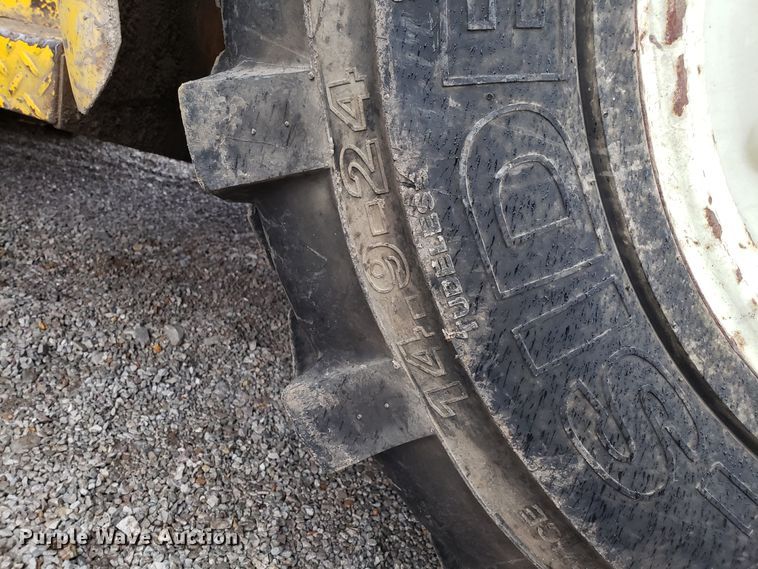 image for item GO9264 White 2-44 forklift