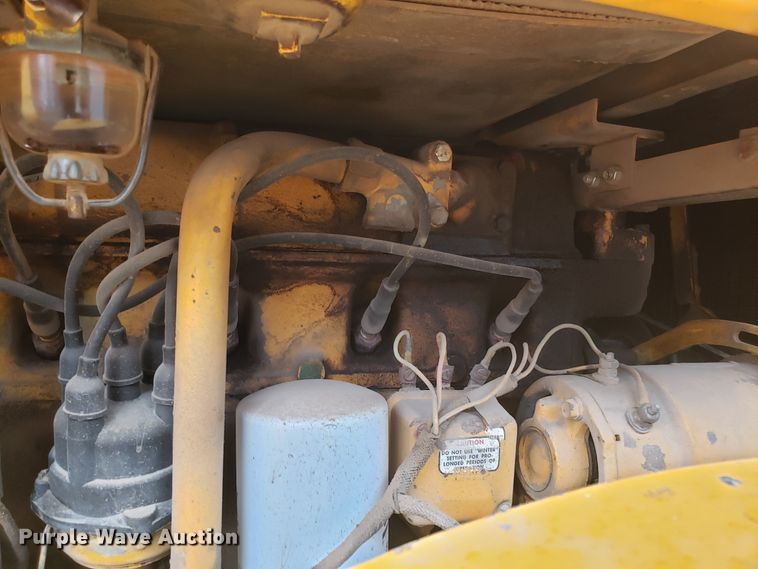 image for item GO9264 White 2-44 forklift