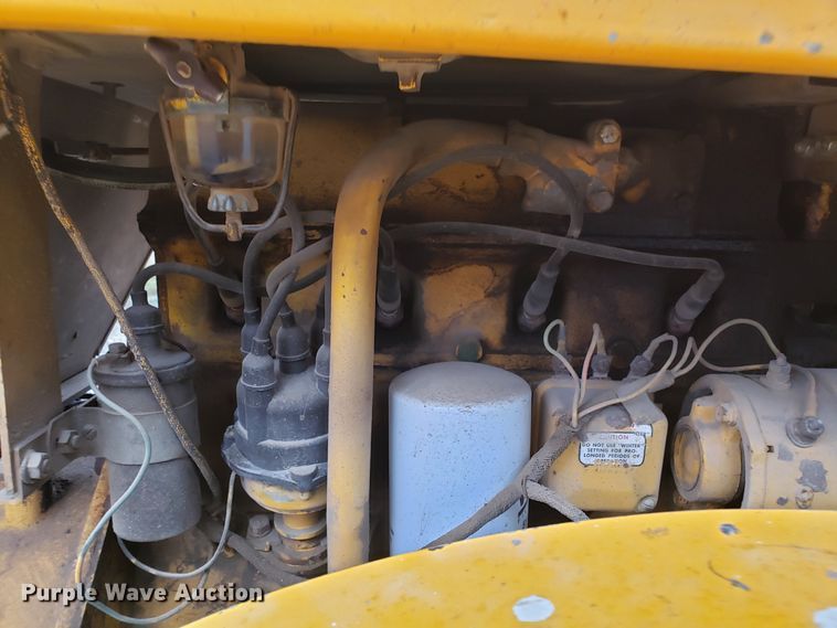 image for item GO9264 White 2-44 forklift