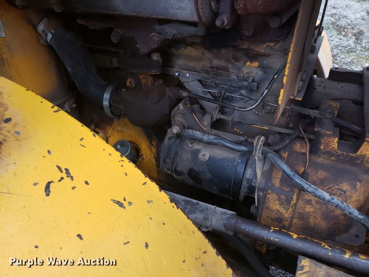 image for item GO9264 White 2-44 forklift