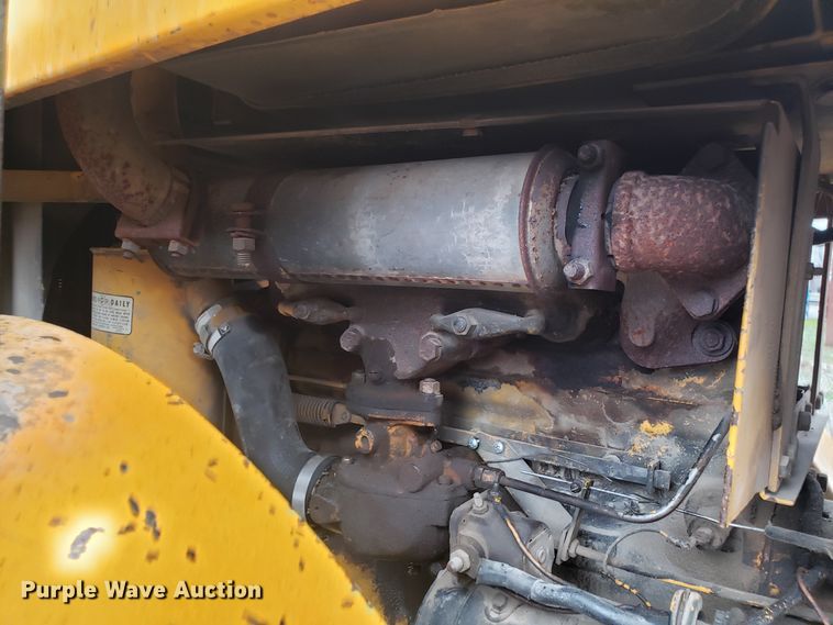 image for item GO9264 White 2-44 forklift