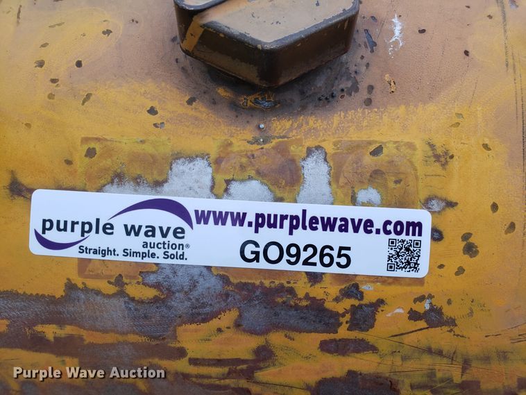 image for item GO9264 White 2-44 forklift