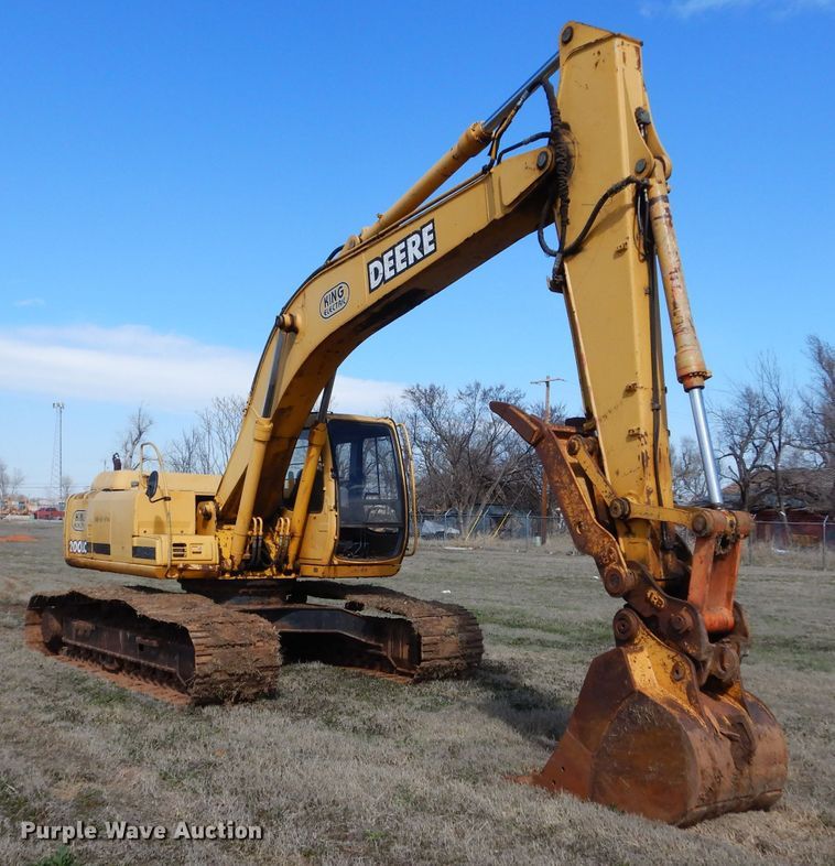 image for item GT9721 2000 John Deere 200LC excavator
