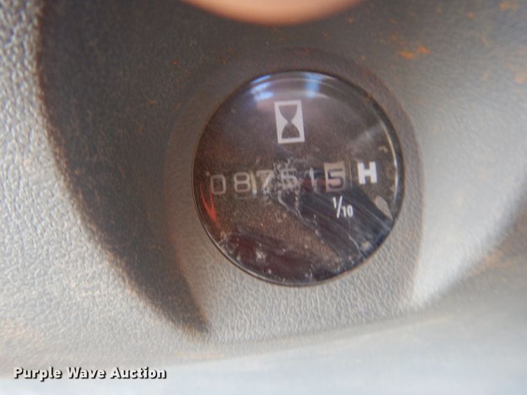 image for item GT9721 2000 John Deere 200LC excavator