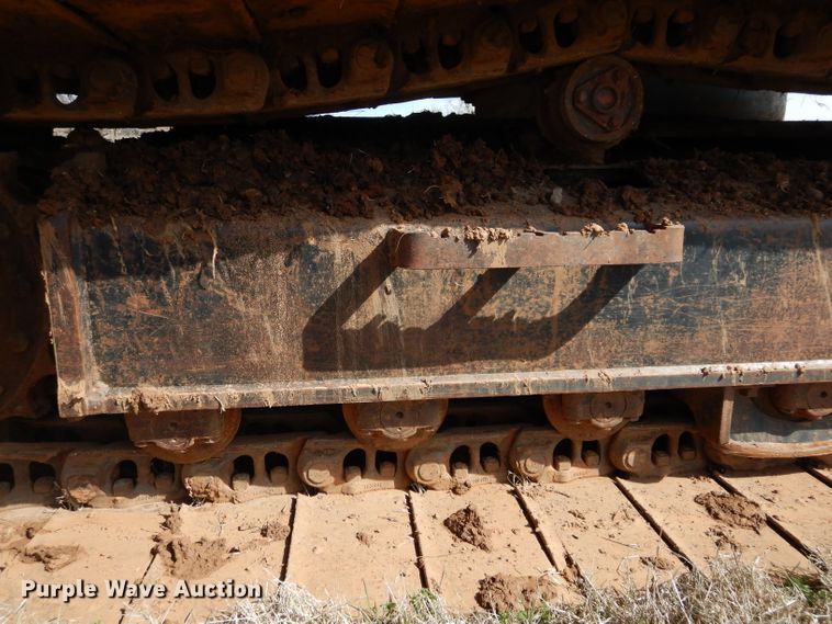 image for item GT9721 2000 John Deere 200LC excavator