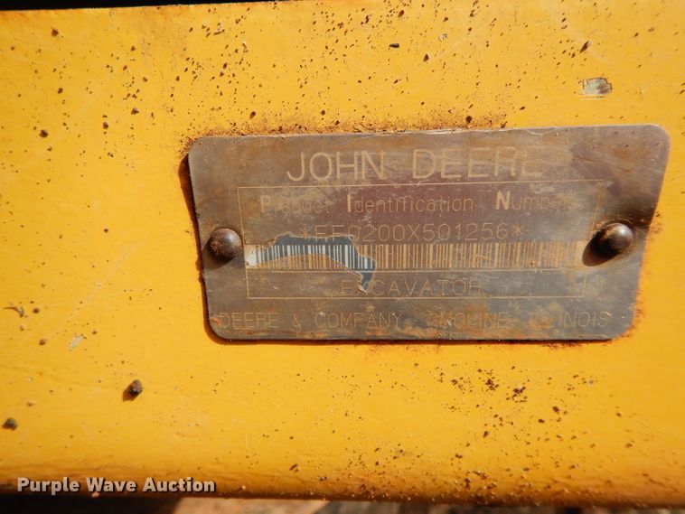 image for item GT9721 2000 John Deere 200LC excavator