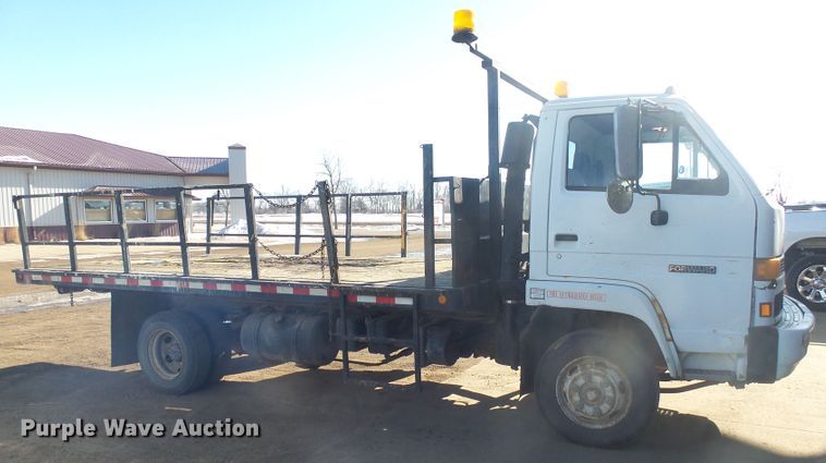 image for item GV9756 1994 GMC W5 flatbed truck