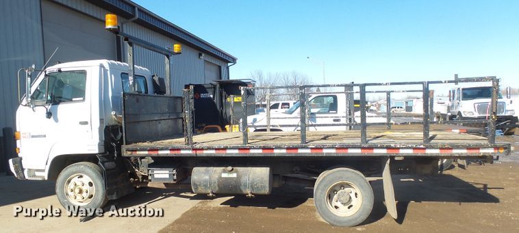 image for item GV9756 1994 GMC W5 flatbed truck