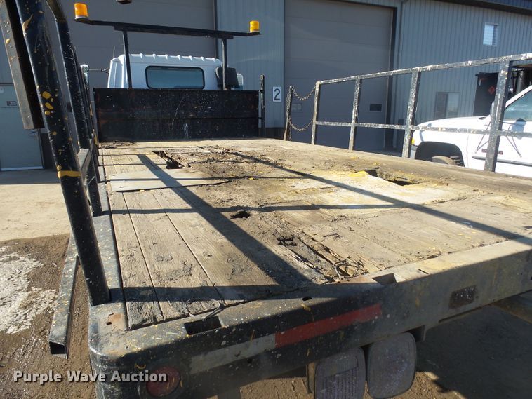 image for item GV9756 1994 GMC W5 flatbed truck