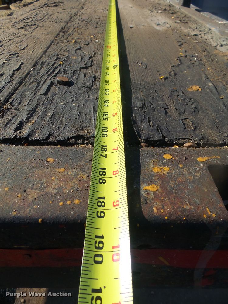 image for item GV9756 1994 GMC W5 flatbed truck