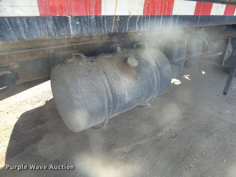 image for item GV9756 1994 GMC W5 flatbed truck