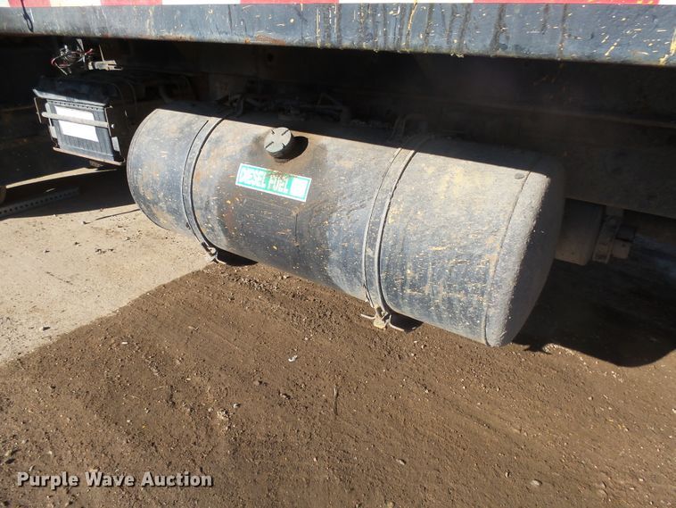 image for item GV9756 1994 GMC W5 flatbed truck