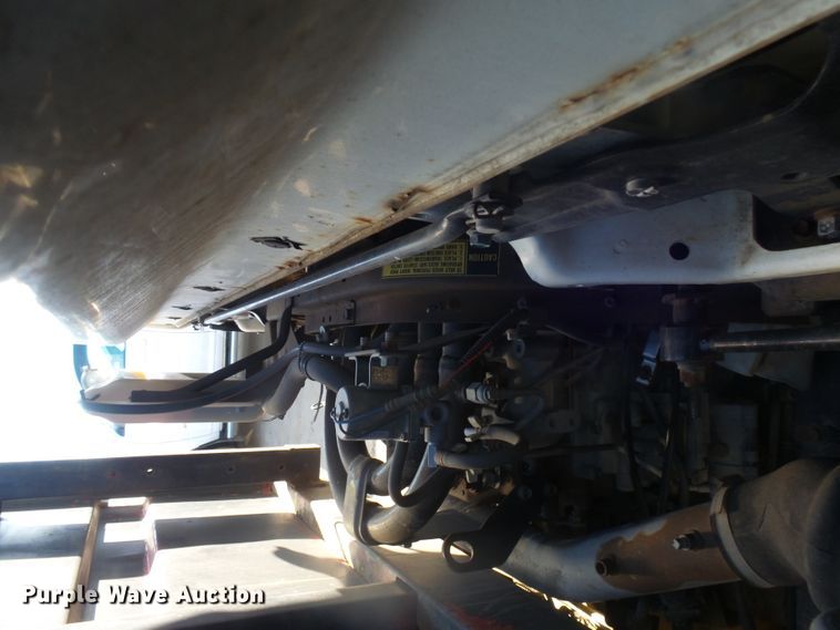 image for item GV9756 1994 GMC W5 flatbed truck