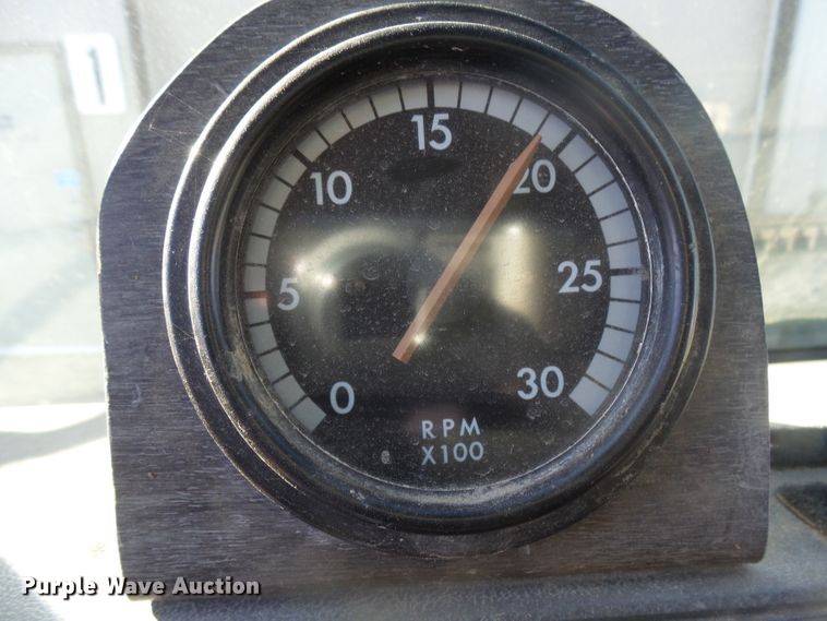 image for item GV9756 1994 GMC W5 flatbed truck