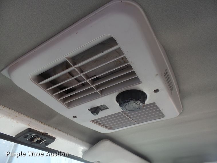 image for item GV9756 1994 GMC W5 flatbed truck