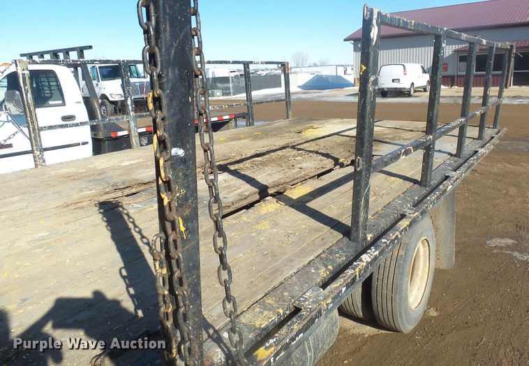 image for item GV9756 1994 GMC W5 flatbed truck