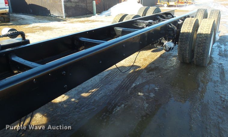 image for item GV9758 2006 International 7500 Crew Cab truck cab and chassis