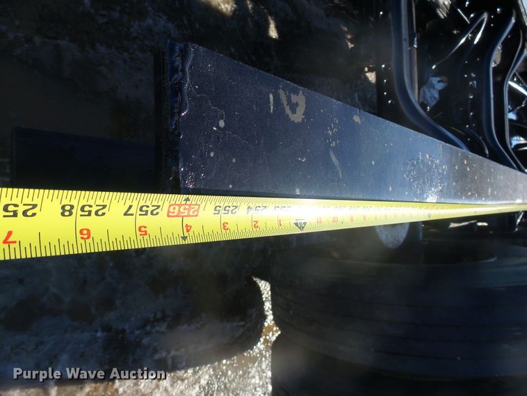 image for item GV9758 2006 International 7500 Crew Cab truck cab and chassis