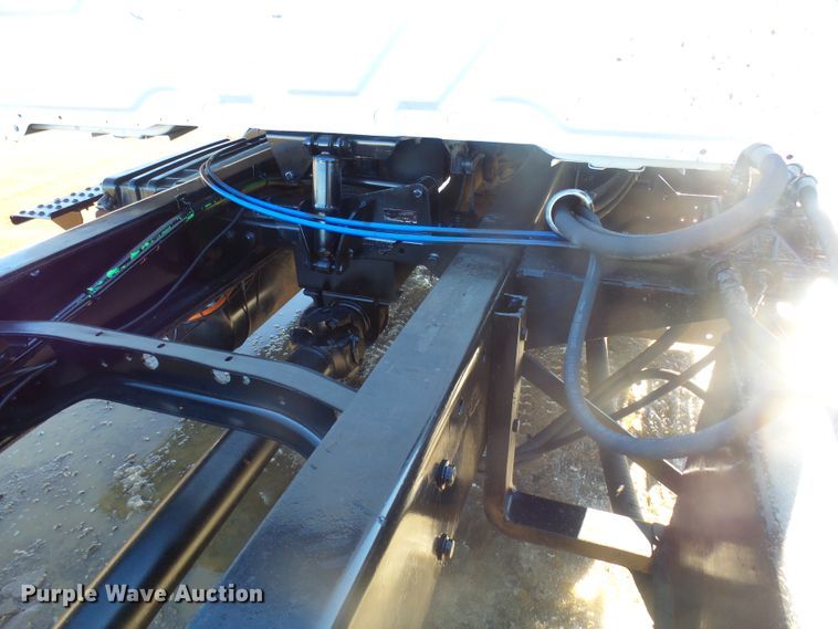 image for item GV9758 2006 International 7500 Crew Cab truck cab and chassis