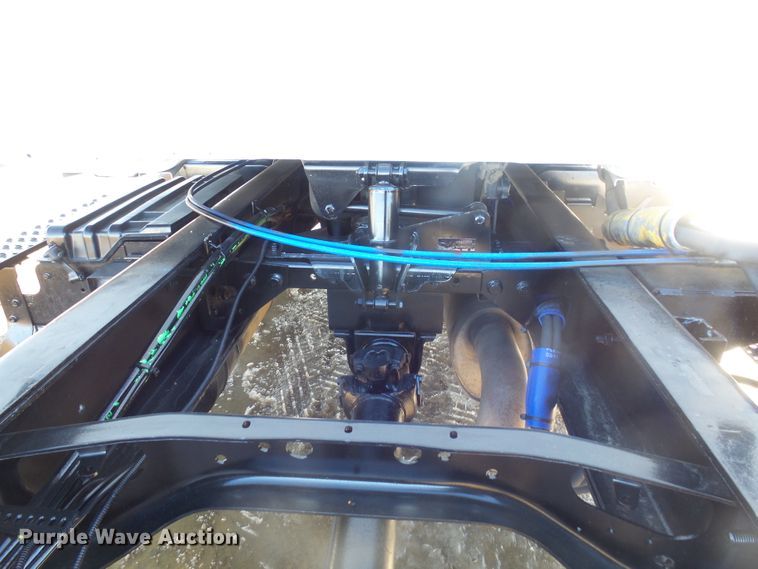 image for item GV9758 2006 International 7500 Crew Cab truck cab and chassis