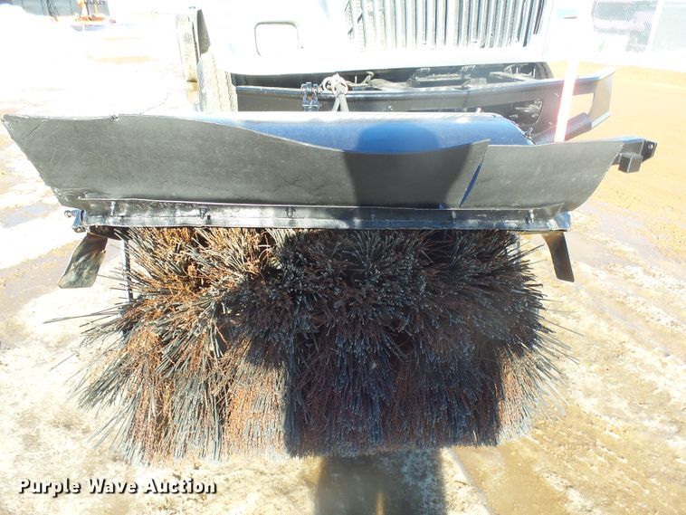 image for item GV9758 2006 International 7500 Crew Cab truck cab and chassis