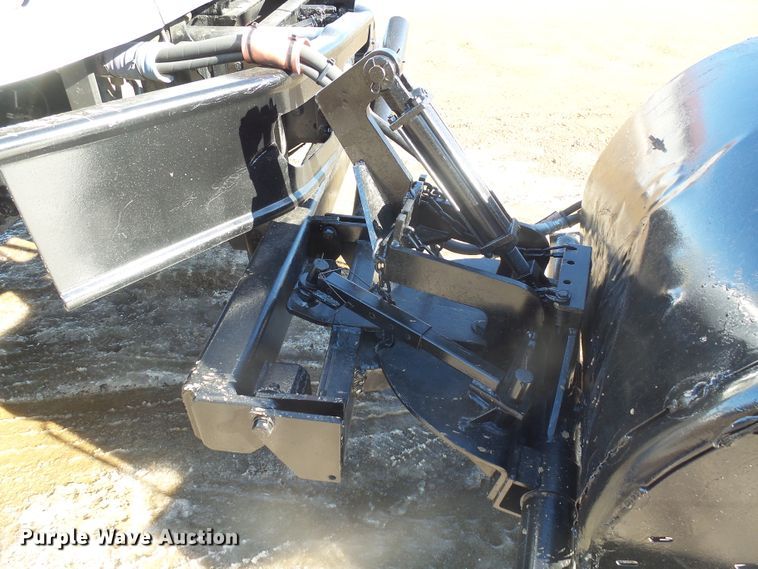 image for item GV9758 2006 International 7500 Crew Cab truck cab and chassis