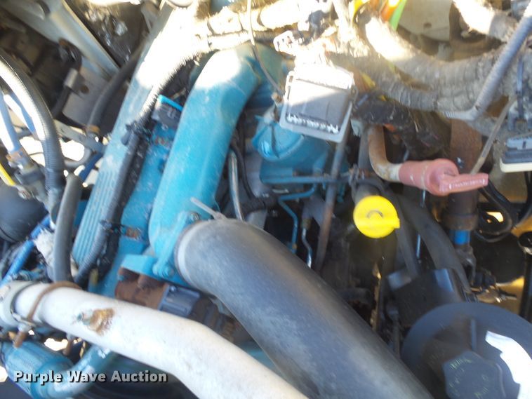 image for item GV9758 2006 International 7500 Crew Cab truck cab and chassis