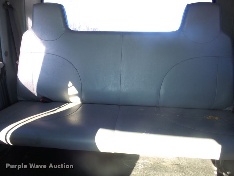 image for item GV9758 2006 International 7500 Crew Cab truck cab and chassis