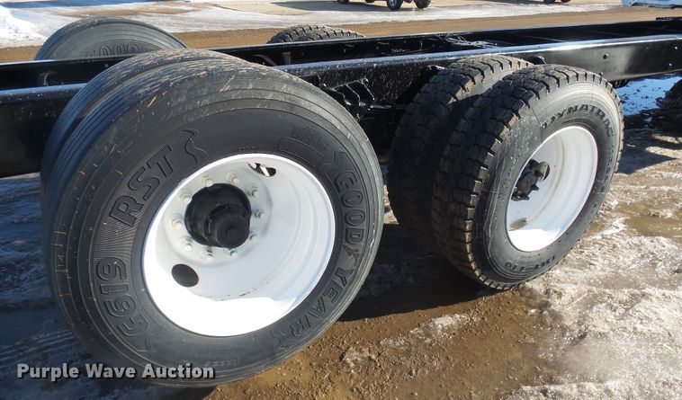 image for item GV9758 2006 International 7500 Crew Cab truck cab and chassis