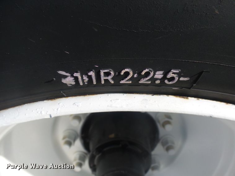 image for item GV9758 2006 International 7500 Crew Cab truck cab and chassis