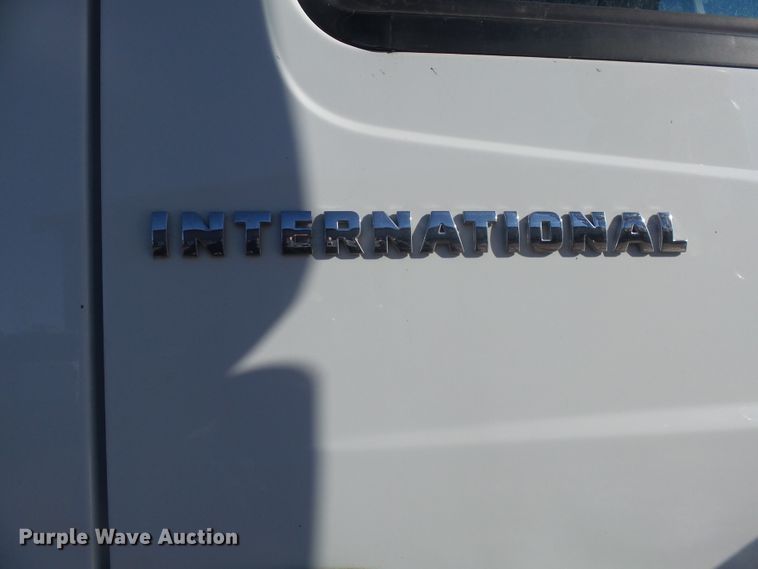 image for item GV9758 2006 International 7500 Crew Cab truck cab and chassis