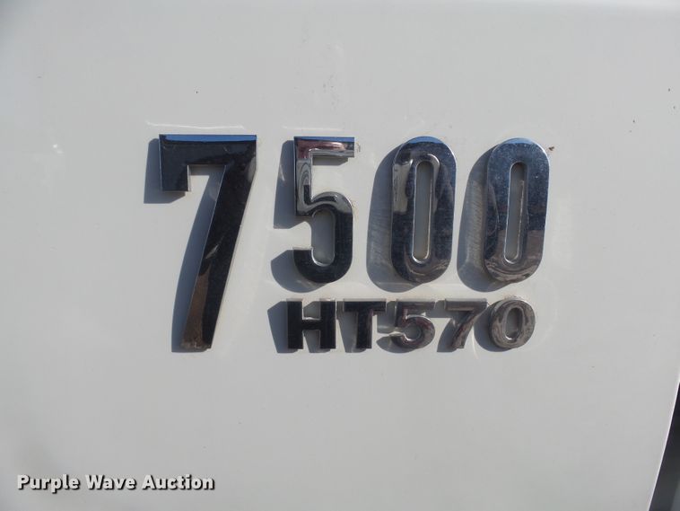 image for item GV9758 2006 International 7500 Crew Cab truck cab and chassis