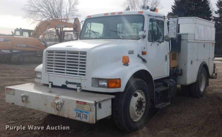 image for item GW9487 1997 International 4700 service truck with crane