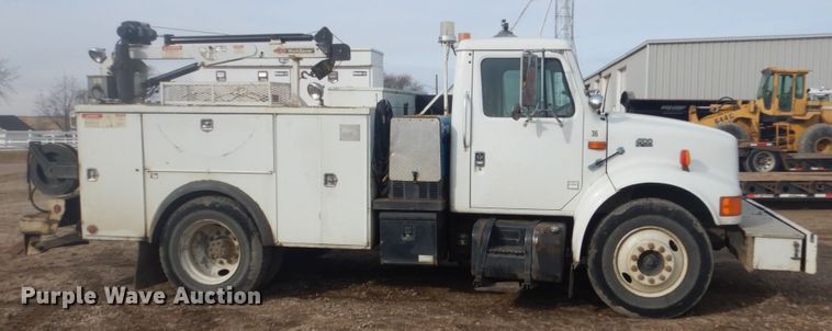 image for item GW9487 1997 International 4700 service truck with crane