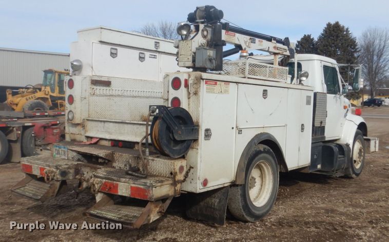 image for item GW9487 1997 International 4700 service truck with crane