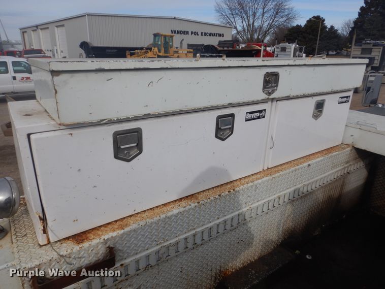 image for item GW9487 1997 International 4700 service truck with crane