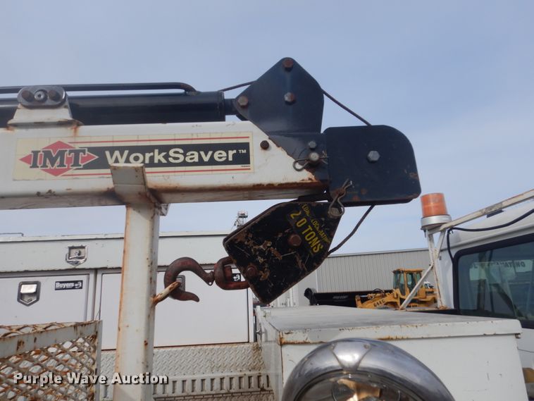 image for item GW9487 1997 International 4700 service truck with crane