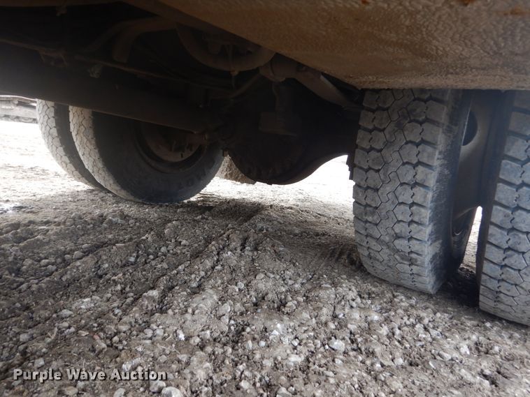 image for item GW9487 1997 International 4700 service truck with crane